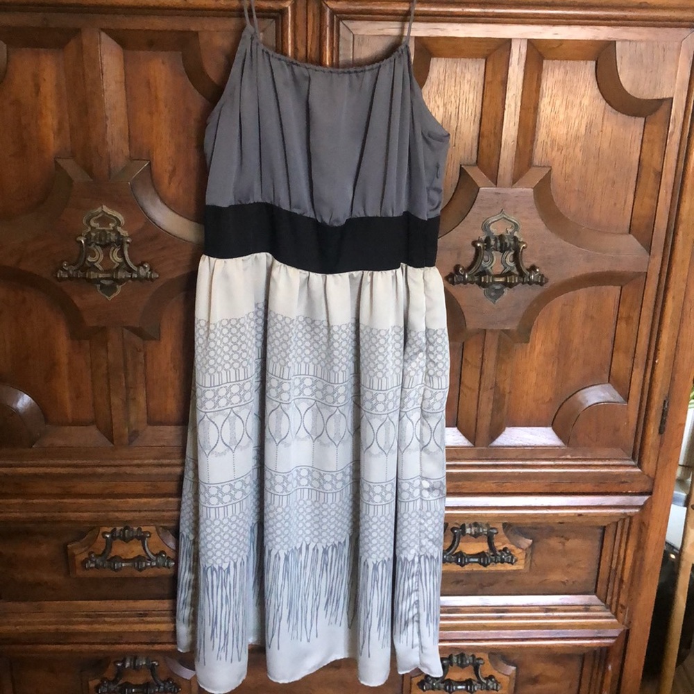 Size Small Gray/Black/Cream Dress